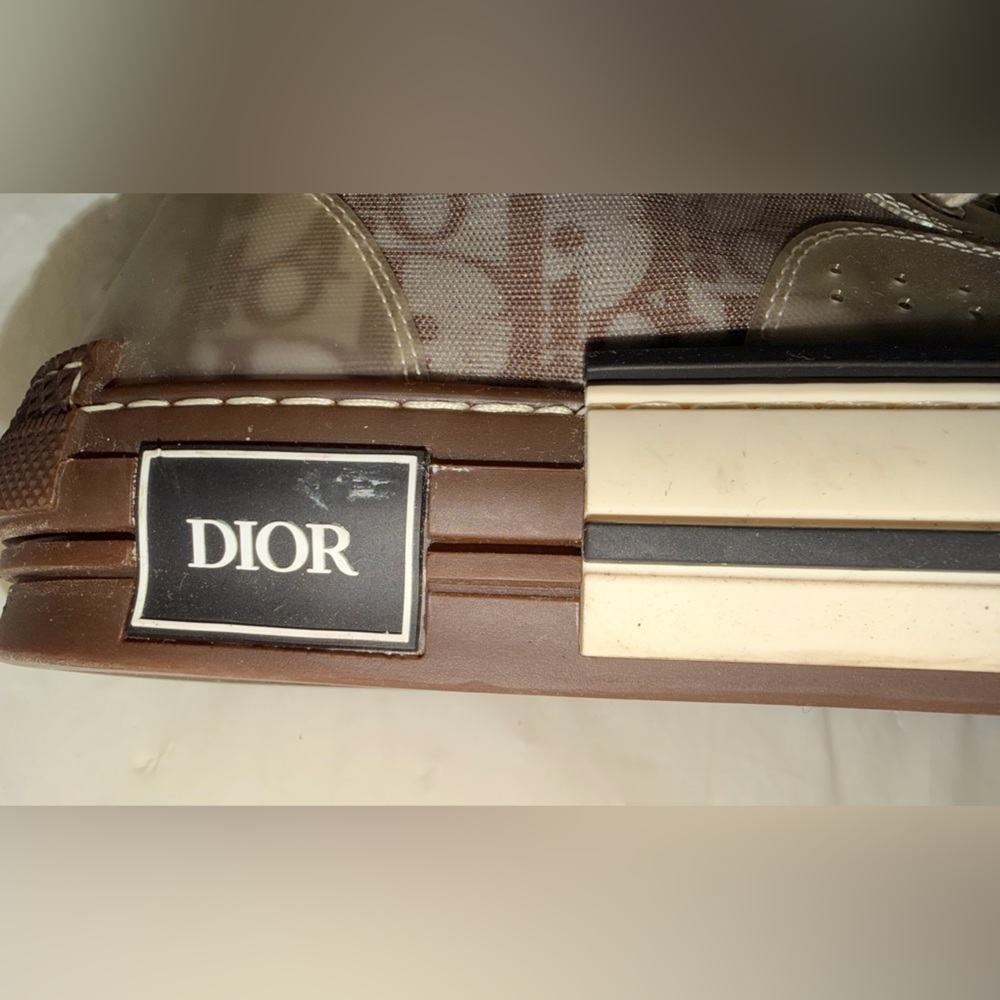 Dior B23 Oblique High-Top Sneakers – Brown/Beige Monogram - Picture 4 of 14